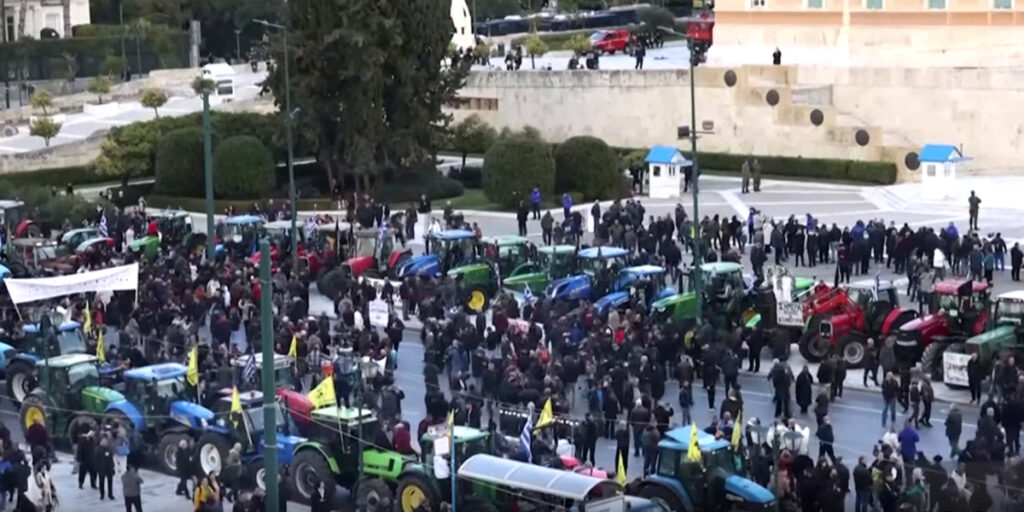 Grški kmetje protestirajo