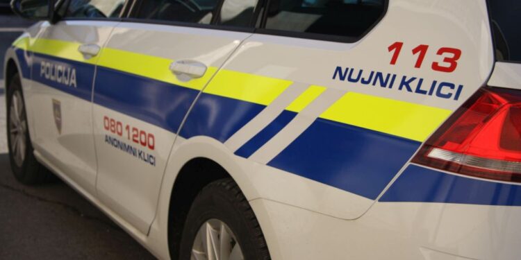 Pogrešano 13-letnico so našli ponoči