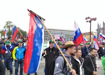 Zakaj so kmetje odpovedali protest?