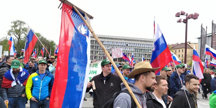 Zakaj so kmetje odpovedali protest?