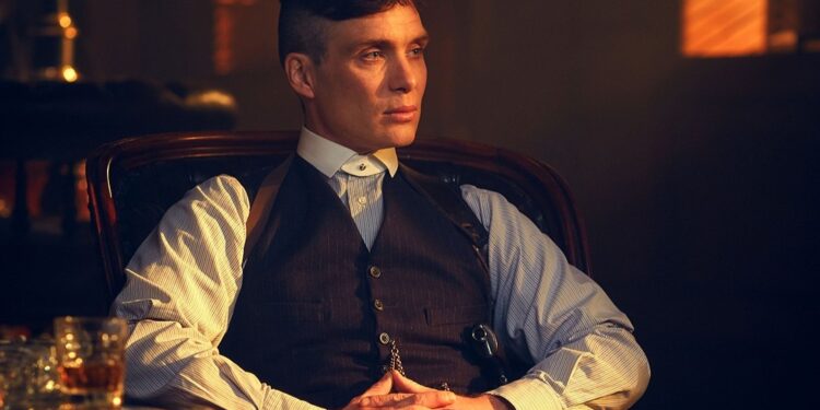 Thomas Shelby se vrača! Znano, kdaj pride film o Birminghamskih tolpah