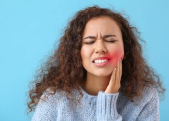 Vas boli zob? Naravna zdravila proti zobobolu