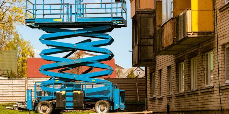 Tragična delovna nesreča: 53-letnik podlegel poškodbam