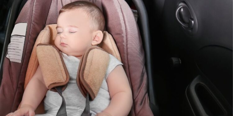 V otrokovi krvi našli sledi drog: Partner matere dečka, ki je umrl v razgretem vozilu, krivde ni priznal