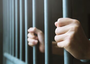 Ena ob službo, ker je volila Putina, druga pa ob svobodo, ker je naredila to