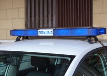 Po 33 letih trpljenja: “Pokličite policijo, možu sem zapičila sekiro v glavo”