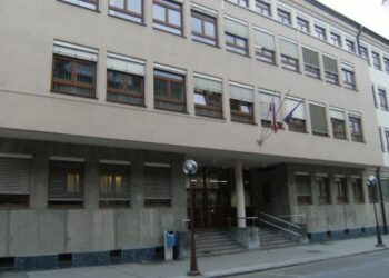 Bo tragična zgodba končno dobila epilog? Jutri se začne sojenje za smrt otroka, ki je umrl v razgretem vozilu