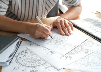 Pomladna astrološka napoved 2024: odpirajo se nova obzorja