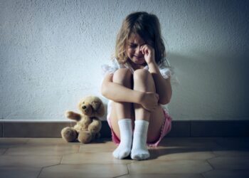 Grozljivka v Bosni: Na mejnem prehodu rešili petletno deklico, bila je žrtev trgovine z ljudmi