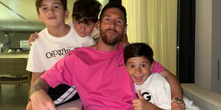  Messijev osemletni sin navdušuje internet (VIDEO)