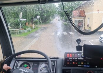 Padavine povzročile škodo po vsej državi (FOTO)