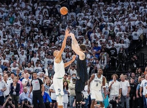 Kot v filmu! Neverjetni Dončić v zadnjih treh sekundah ekipo rešil od poraza (VIDEO)