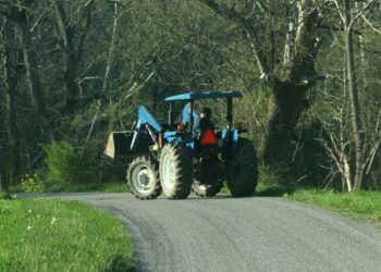 S traktorjem do smrti povozil pešca