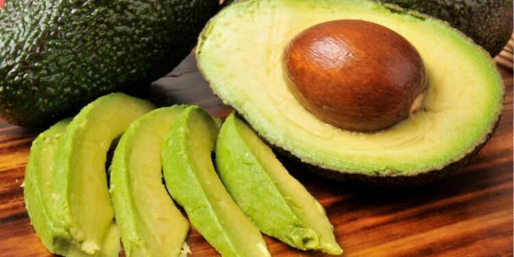 Zakaj je avokado nepogrešljiv v vaši prehrani?