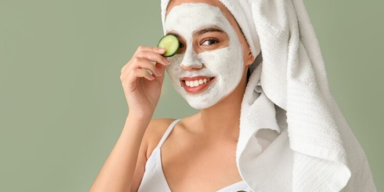 Sijoča koža v enem mesecu: Naravna maska za obraz iz dveh sestavin