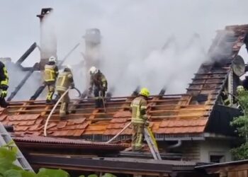Hudo neurje na Hrvaškem: Sirene odmevajo po mestih (VIDEO)