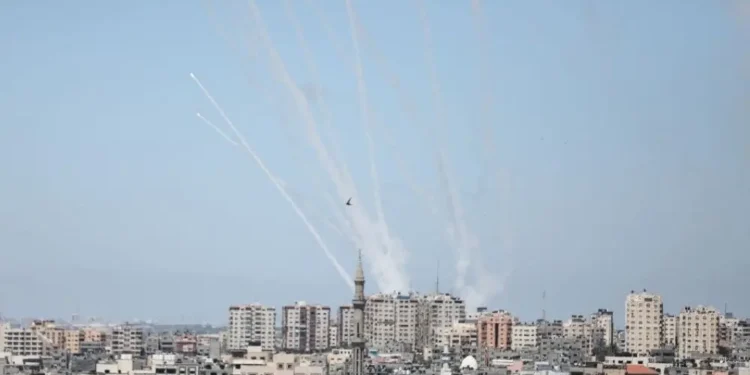 Hamas izvedel raketni napad na Tel Aviv