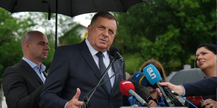 Dodik: V 30-ih dneh bomo predlagali sporazum o mirni delitvi BiH