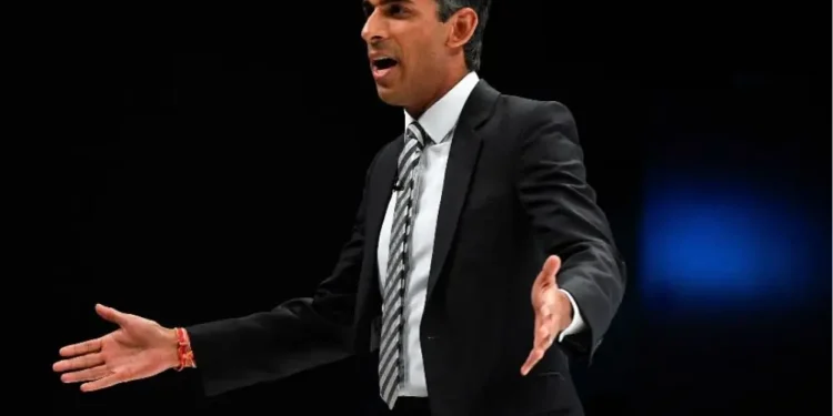 Rishi Sunak se je opravičil