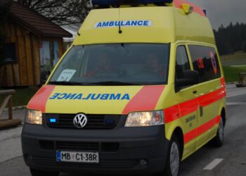 Usodna prometna nesreča: 65-letnik umrl na poti v bolnišnico