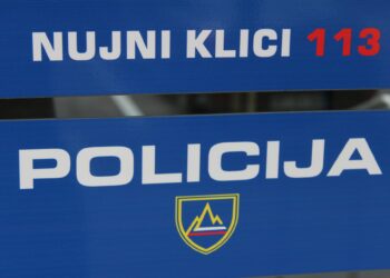 Ste videli nesrečo? Voznica je odpeljala, ne da bi pustila svoje podatke