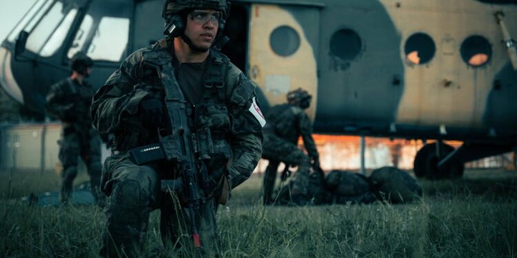 Huda eksplozija na poligonu: En vojak umrl, osem oseb poškodovanih