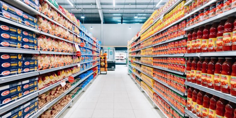 Ministrstvo namenilo več kot 3600 ton hrane za najbolj ogrožene