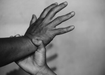 Opozorili so na kritično situacijo v Sloveniji: Še naprej izkoriščajo delavce ter zlorabljajo ženske in otroke za spolno trgovino