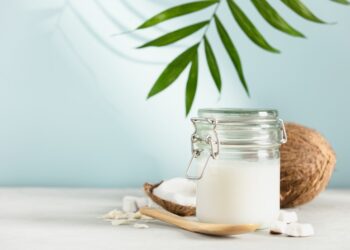 Zakaj bi morali imeti kokosovo olje v vsakem gospodinjstvu