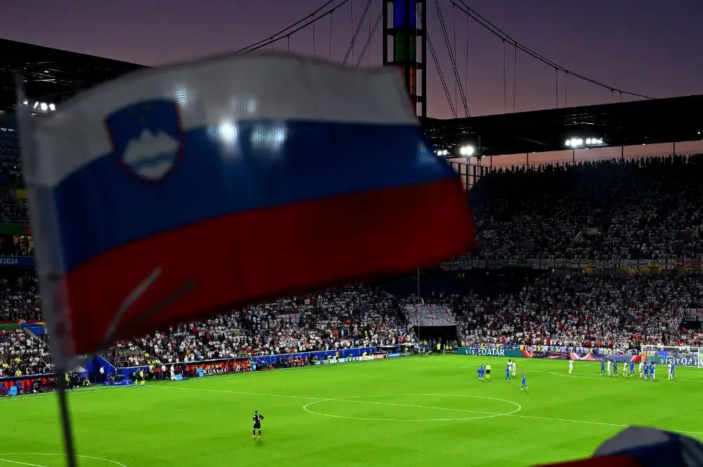 Slovenija gre naprej