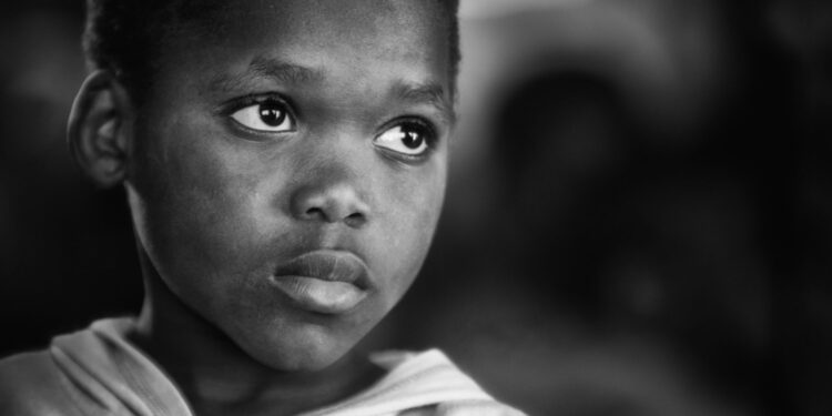 Afriški otroci v rokah kartelov: Zlorabe in trgovina z ljudmi na vrhuncu