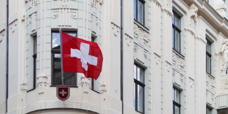 Švica: Poplave in neurja prizadela več regij