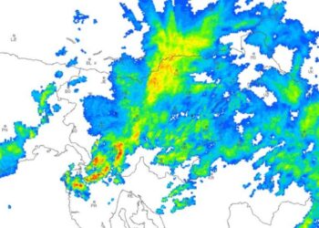 Gasilci na delu: Poplavljene ceste in objekti zaradi močnih padavin