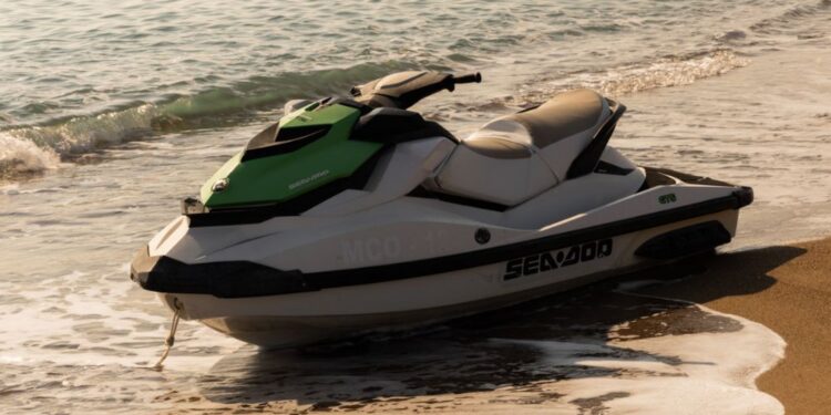 Nesreča na Pagu: Po trku gliserja in skuterja umrl 45-letni slovenski državljan