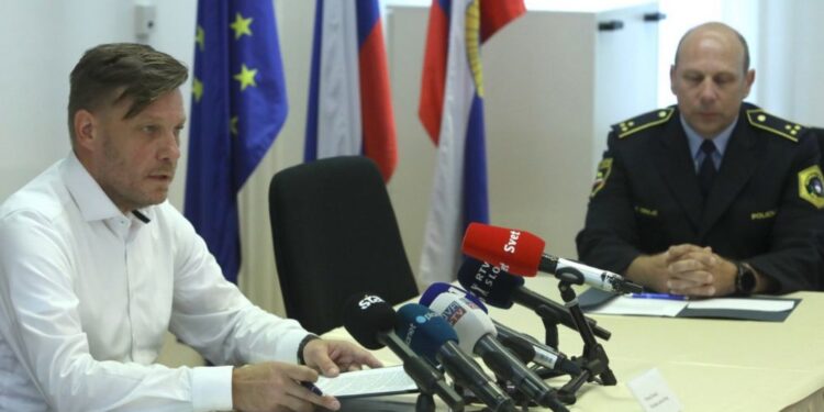 Umor na območju Kranja: 58-letnika umorila s topim predmetom