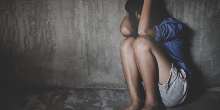 Šest otrok prisiljenih v spolne odnose in beračenje: Madžarski par aretiran