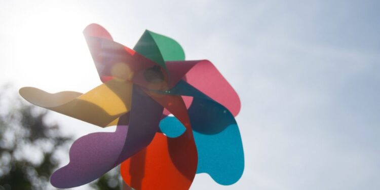 Veter bo spreminjal smer, jutranje temperature bodo raznolike