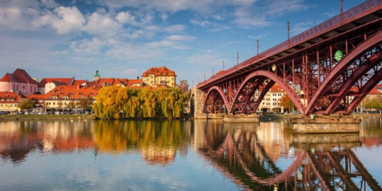 Napoved za danes: Spremenljivo do pretežno oblačno z nevihtami