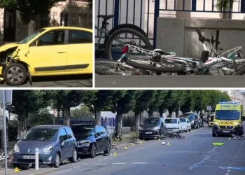 Starejša voznica trčila v otroke