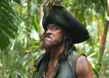 Umrl igralec iz filma ‘Pirati s Karibov’: Življenje je izgubil zaradi napada morskega psa