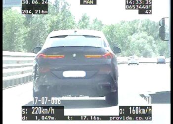 Rekordne hitrosti na pomurski avtocesti:  1200 evrov globe za voznika Audija in BMW-ja (FOTO)