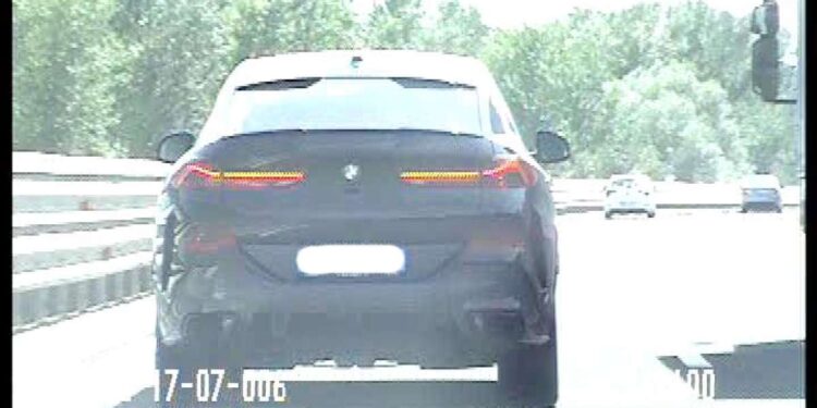 Rekordne hitrosti na pomurski avtocesti:  1200 evrov globe za voznika Audija in BMW-ja (FOTO)