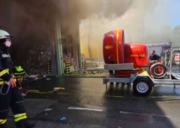 Intenziven požar v RCERO Ljubljana: Požarna zaščita ni zmogla obvladati ognja