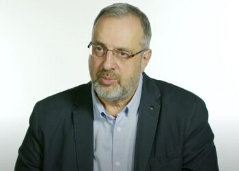 Dr. Ranko Rajović: Mobilni telefoni pri otrocih povzročajo odvisnost in škodijo možganom!