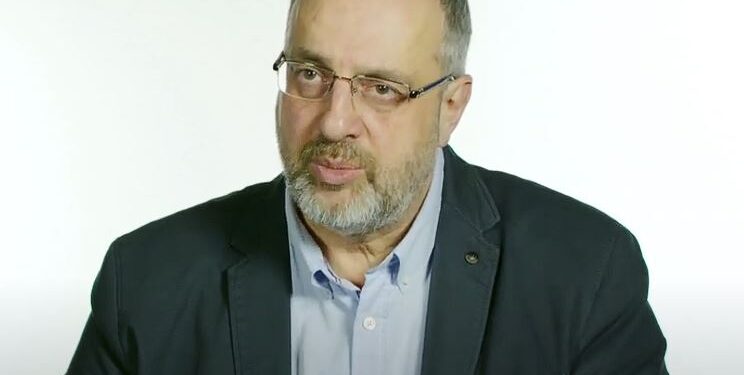 Dr. Ranko Rajović: Mobilni telefoni pri otrocih povzročajo odvisnost in škodijo možganom!