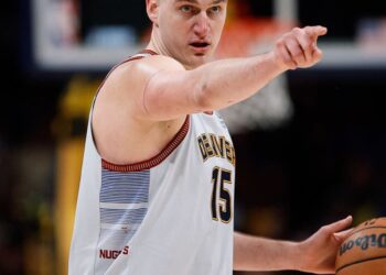 Drama na NBA tekmi: Brat Nikole Jokića aretiran zaradi nasilnega napada na navijača Lakersov! (VIDEO)