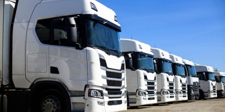 DARS napoveduje varovana parkirišča na avtocestah: Kaj to pomeni za voznike?