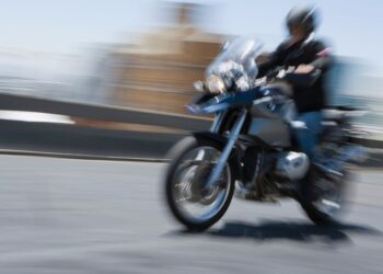 Prehitra vožnja ali drznost? Slovenski motorist šokiral hrvaško policijo