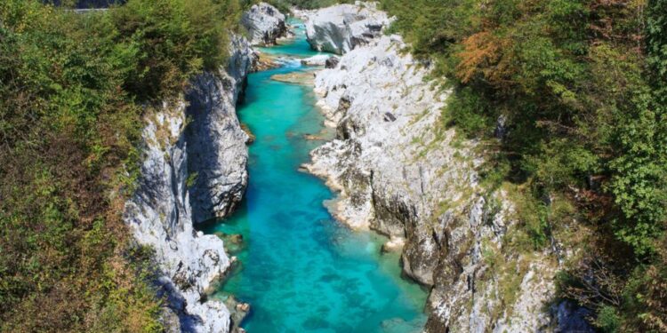 Nevihtna noč: Pričakujte plohe in jasnino proti jutru