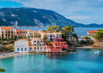 Peklenska vročina v Grčiji: V enem dnevu izbruhnilo 48 požarov